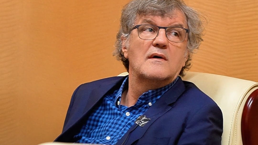 Emir Kusturica Speaking Chi...