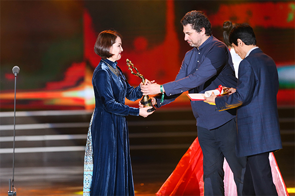 第七届北京国际电影节：电影《他人之屋》获得“天坛奖最佳摄影奖”4.jpg